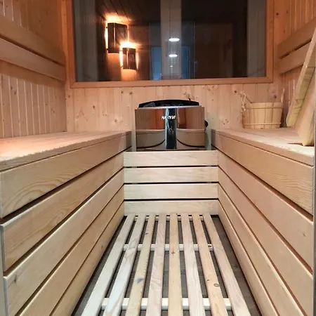 Βίλα Luxury M Near 2km Away From With Private Swimming Pool & Sauna &jacuzzi